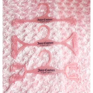 ジューシークチュール(Juicy Couture)の★新品&激安juicy coutureピンクハンガー３点セット★(その他)