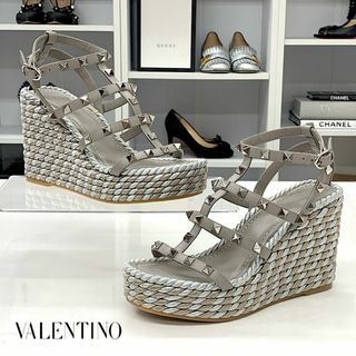 VALENTINO - 7836 ヴァレンティノ ロックスタッズ レザー ウェッジソール サンダル