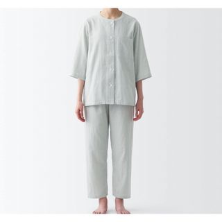 MUJI (無印良品) - 無印　脇に縫い目のない薄手ガーゼ　七分袖パジャマ婦人Ｍ・ライトグリーンストライプ