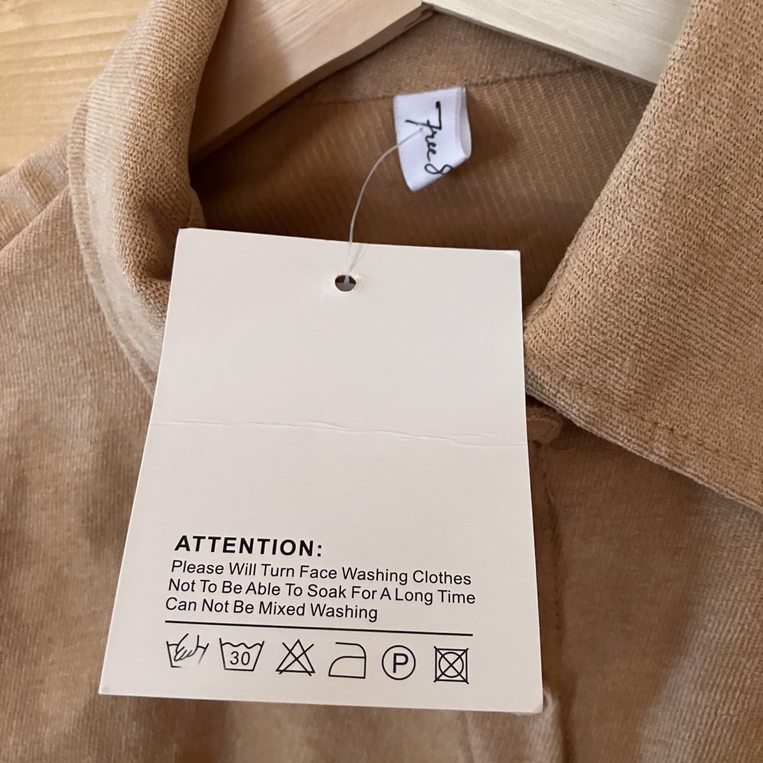 ●新品　パフ袖　シャツ　プルオーバー 　フリーサイズ レディースのトップス(シャツ/ブラウス(半袖/袖なし))の商品写真