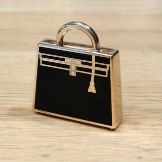 Hermes - 超美品 エルメス キュリオジテ ペンダントトップ ケリー チャーム ゴールド 黒