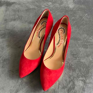 シャルロットオリンピア(Charlotte Olympia)の未使用 Charlotte Olympia ハート 赤 パンプス(ハイヒール/パンプス)