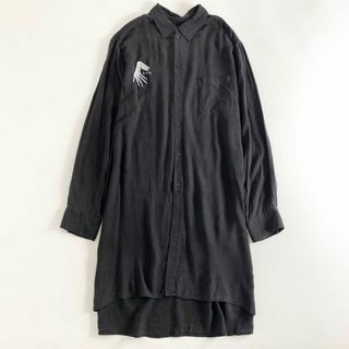 ヨウジヤマモト(Yohji Yamamoto)の54e7 Yohji Yamamoto ヨウジヤマモト S'yte ブロード レギュラーカラー ロングシャツ 長袖シャツ ロゴ刺繍 UV-B59-214 3 ブラック テンセル MADE IN JAPAN(シャツ)