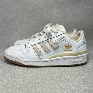 アディダス(adidas)のアディダス 23.5cm フォーラムロー  WHITE/GUM スニーカー(スニーカー)