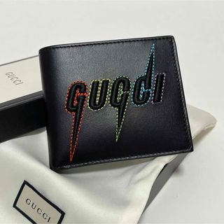 Gucci - 772 箱付✨新品✨グッチ 二つ折り財布 札入れ ブレード ロゴ刺繍 レザー 黒