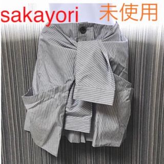 サカヨリ(sakayori)のサカヨリ　ショートパンツ 変形 灰 白 ストライプ　ドッキング(ショートパンツ)