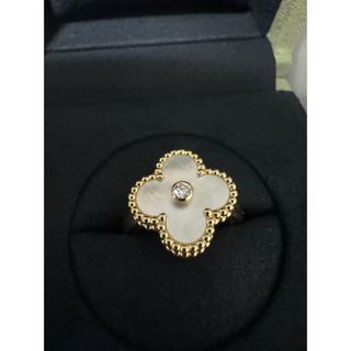 ヴァンクリーフアンドアーペル(Van Cleef & Arpels)の【新品　未使用】ヴィンテージ アルハンブラ リング　18KWG(リング(指輪))