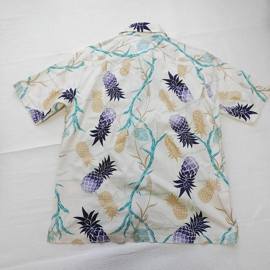 かりゆしウエア　琉球の宝物　沖縄製　アロハシャツ　メンズS　パイナップル メンズのトップス(シャツ)の商品写真