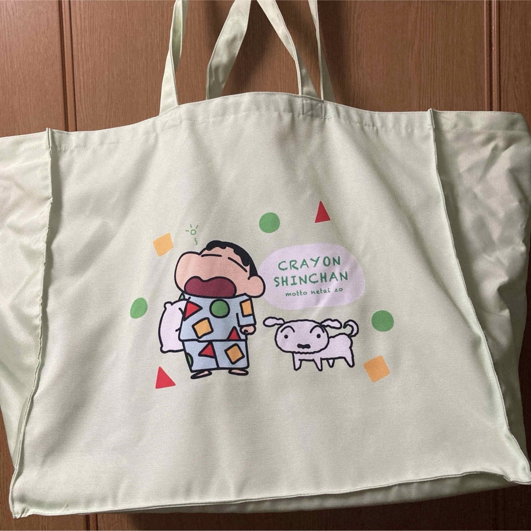 クレヨンしんちゃん  大きい  バッグ  鞄    エンタメ/ホビーのおもちゃ/ぬいぐるみ(キャラクターグッズ)の商品写真