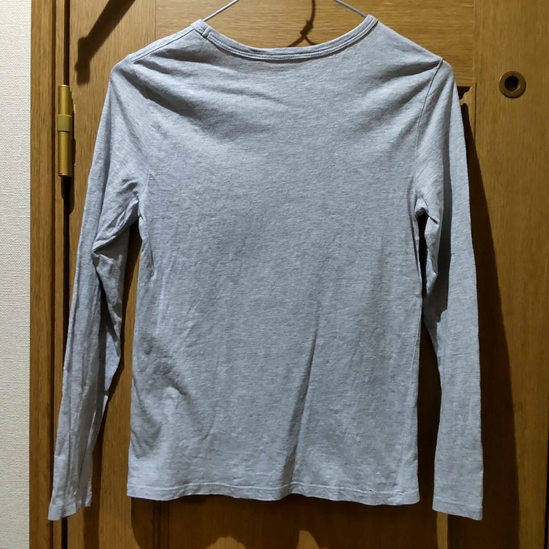 H&M(エイチアンドエム)のＨ＆Ｍ　ミニオンのＴシャツ(長袖)　サイズ140　<442> キッズ/ベビー/マタニティのキッズ服男の子用(90cm~)(Tシャツ/カットソー)の商品写真