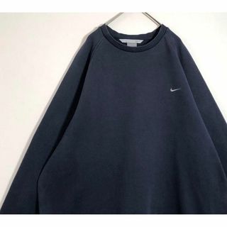 ナイキ(NIKE)のNIKEナイキ　ワンポイント刺繍ロゴ　ラグラン　裏起毛　スウェット.(スウェット)