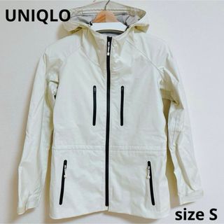 ユニクロ(UNIQLO)のsize S♡UNIQLO WOMEN ブロックテックマウンテンパーカ ホワイト(パーカー)