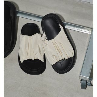 トゥデイフル(TODAYFUL)のTODAYFUL☆ Gather Volume Sandals 新品未使用(サンダル)