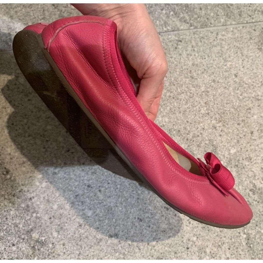 Salvatore Ferragamo(サルヴァトーレフェラガモ)のフェラガモ   フラットシューズ  バレエシューズ レディースの靴/シューズ(バレエシューズ)の商品写真
