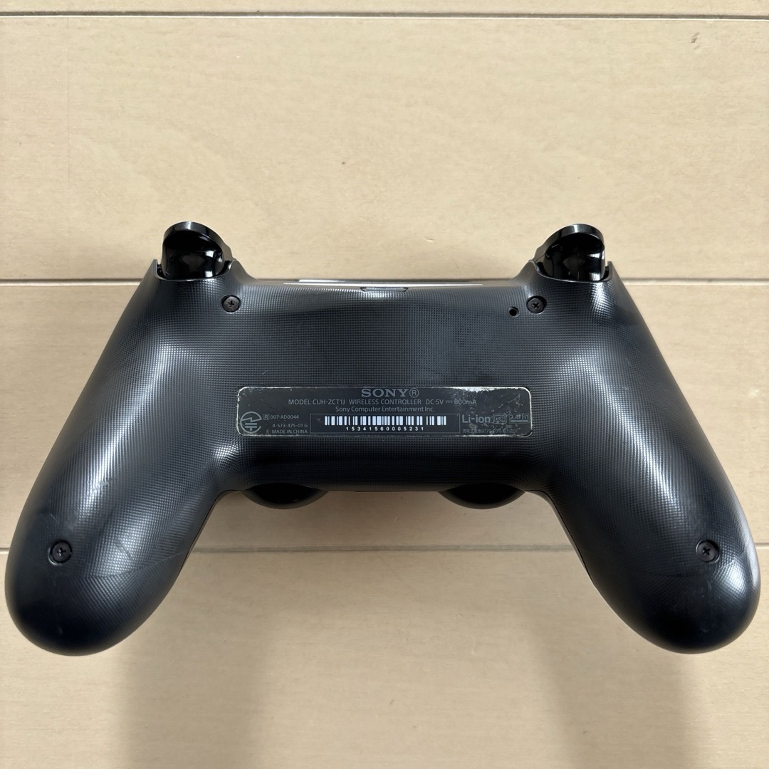 美品 SONY PS4 純正 コントローラー DUALSHOCK4 ブラック エンタメ/ホビーのゲームソフト/ゲーム機本体(家庭用ゲーム機本体)の商品写真