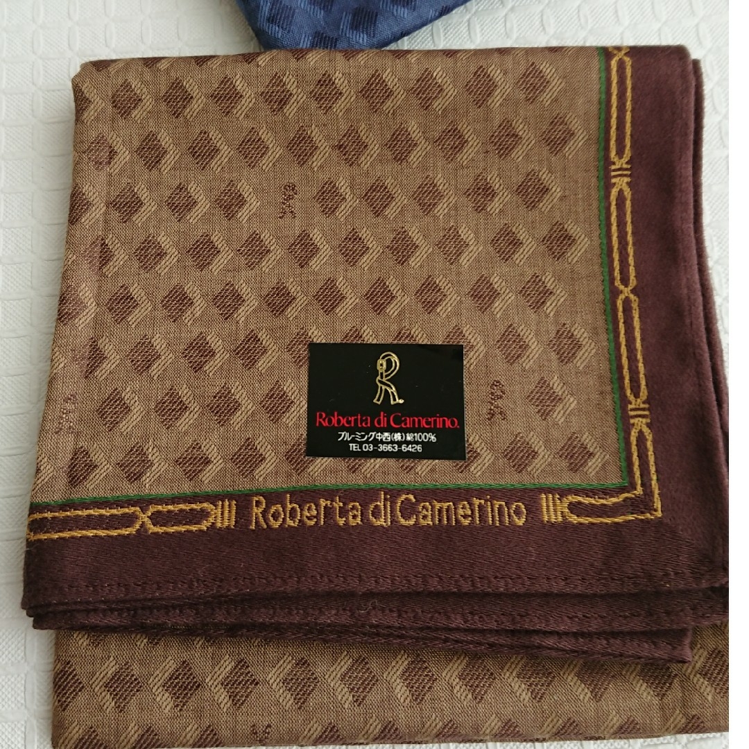 ROBERTA DI CAMERINO(ロベルタディカメリーノ)のロベルタディカメリーノ メンズハンカチ　２枚 メンズのファッション小物(ハンカチ/ポケットチーフ)の商品写真