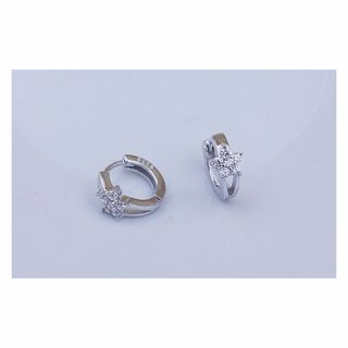 花柄のキラキラ！czダイヤモンド フープ ピアス★シルバー925 刻印有(ピアス)