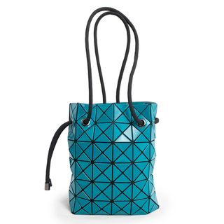 イッセイミヤケ(ISSEY MIYAKE)のイッセイミヤケ バオバオ BAOBAO プリズム リング PRISM WRING 斜め掛け 巾着 2WAY ショルダーバッグ PVC ブルー 青 ガンメタル金具 BB93 AG531 ISSEY MIYAKE（未使用　展示品）(ショルダーバッグ)