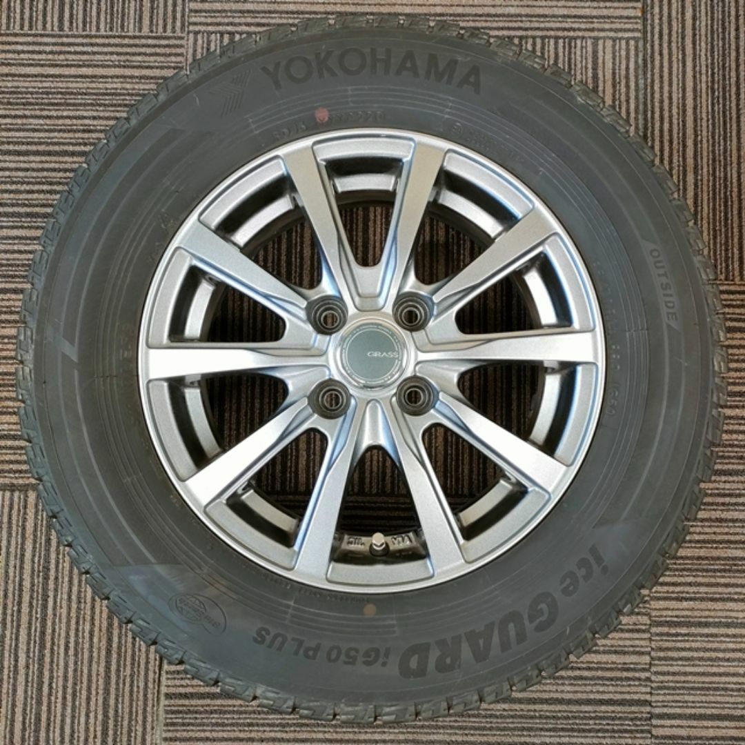 ヨコハマ(ヨコハマ)のYOKOHAMA 185/70R14 88Q iG50アイスガード YWH055 自動車/バイクの自動車(タイヤ・ホイールセット)の商品写真