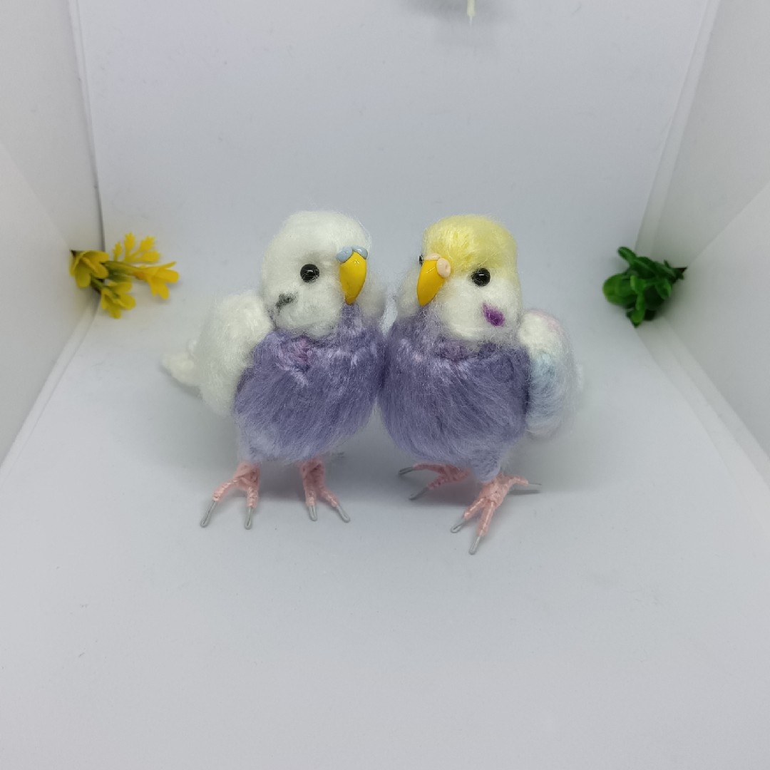 編みぐるみ　セキセイインコ　2羽 ハンドメイドのぬいぐるみ/人形(あみぐるみ)の商品写真