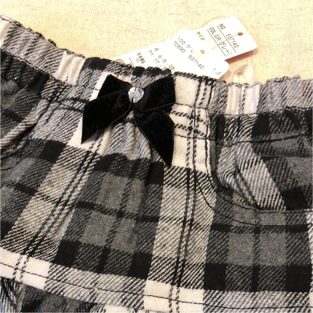 チェックのフリルキュロットスカート　100㎝　新品 キッズ/ベビー/マタニティのキッズ服女の子用(90cm~)(スカート)の商品写真