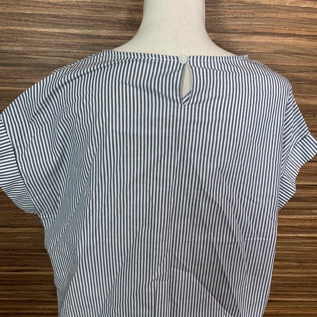 クロッシー シャツ ブラウス XLサイズ 半袖 ストライプ 白 紺色 レディースのトップス(シャツ/ブラウス(半袖/袖なし))の商品写真