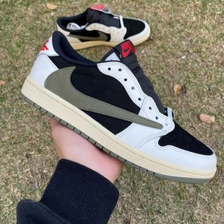 ナイキ(NIKE)のTravis Scott Air Jordan 1 オリーブグリーン(スニーカー)