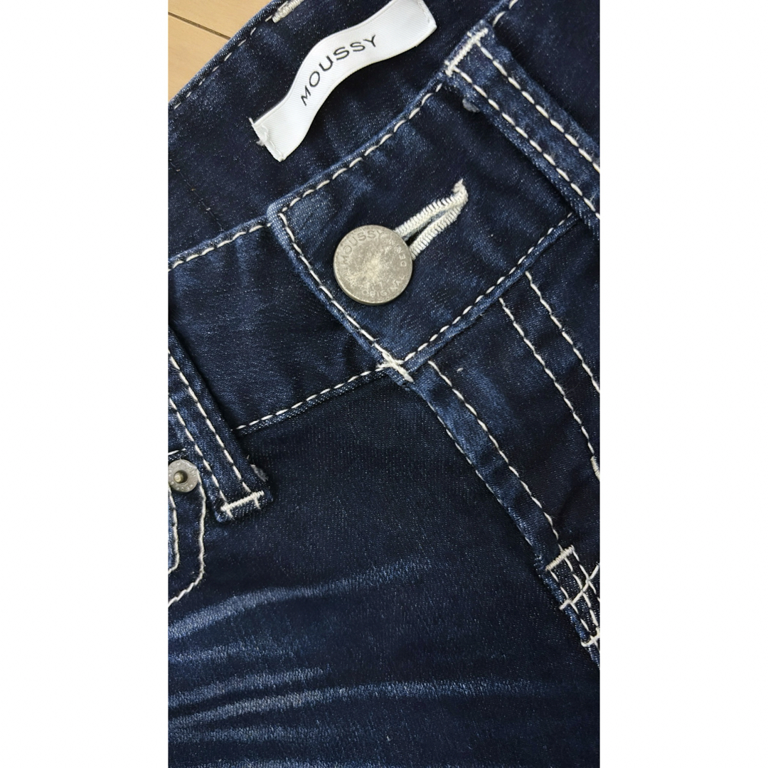 moussy(マウジー)のMOUSSY POWDER Plus Straight Slim レディースのパンツ(デニム/ジーンズ)の商品写真