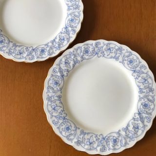 ノリタケ(Noritake)のノリタケ　白地に青の花柄の丸皿　2枚(食器)