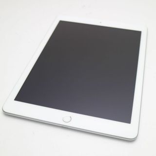 アップル(Apple)の超美品 SIMフリー iPad 第5世代 32GB シルバー  M888(タブレット)