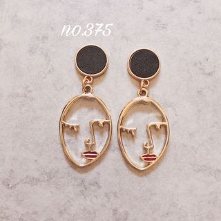 no.375 ブラック フェイス チャーム ピアス、イヤリング(ピアス)