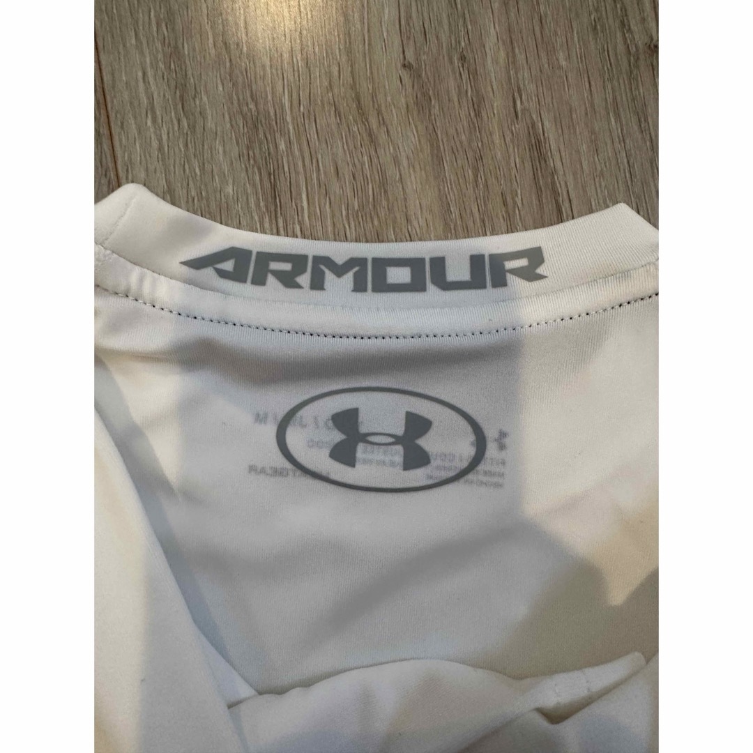 UNDER ARMOUR(アンダーアーマー)のアンダーアーマー Tシャツ  YMD キッズ/ベビー/マタニティのキッズ服男の子用(90cm~)(Tシャツ/カットソー)の商品写真