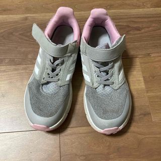 アディダス(adidas)の22.5 アディダス　スニーカー　キッズ　ランニングシューズ　女の子(スニーカー)