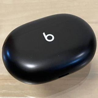 ビーツバイドクタードレ(Beats by Dr Dre)の★美品★Beats Studio Buds ブラック 充電ケースのみ／B255(ヘッドフォン/イヤフォン)