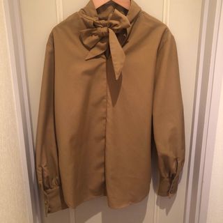 ケービーエフ(KBF)のKBF beige tops(シャツ/ブラウス(長袖/七分))