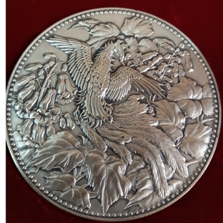 純銀メダル　500円白銅貨貨幣 発行記念 純銀メダル1982年 純銀重量126g(金属工芸)