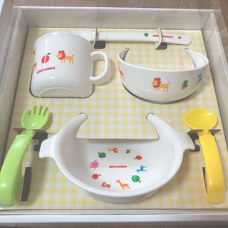 ミキハウス(mikihouse)の⭐︎新品未使用⭐︎ミキハウス テーブルウェアセット(離乳食器セット)