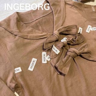 INGEBORG - used  INGEBORG  セーラーカラーにリボン ロゴワッペンのカットソー