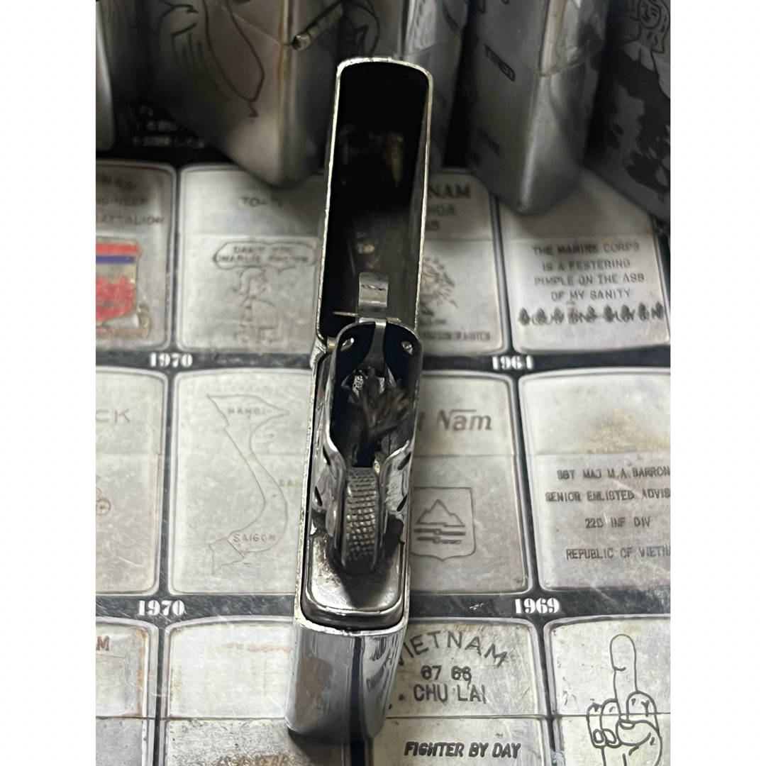 ZIPPO(ジッポー)の【ベトナムZIPPO】本物 1971年製ベトナムジッポー「髑髏」VIET-NAM メンズのファッション小物(タバコグッズ)の商品写真