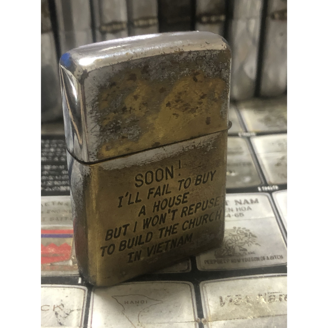 ZIPPO(ジッポー)の【ベトナムZIPPO】本物 1971年製ベトナムジッポー「兵士と子供」 メンズのファッション小物(タバコグッズ)の商品写真