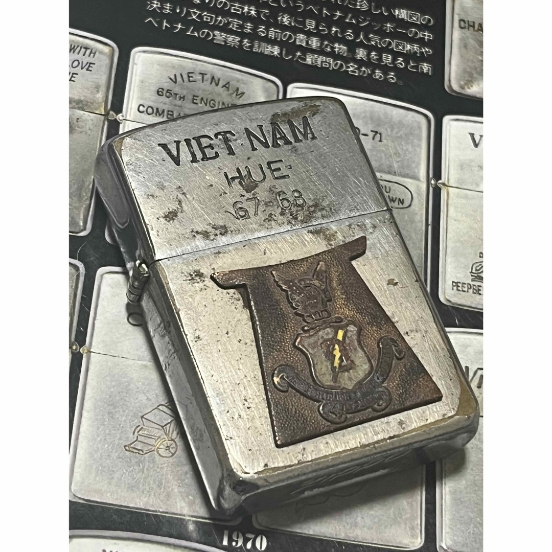 ZIPPO(ジッポー)の【ベトナムZIPPO】本物 1967年製ベトナムジッポー「米軍徽章」HUE メンズのファッション小物(タバコグッズ)の商品写真