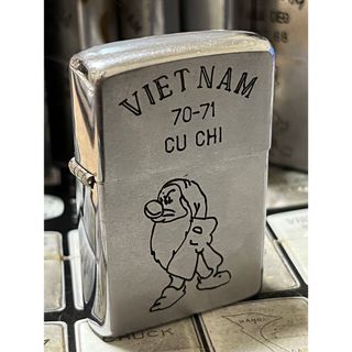 ジッポー(ZIPPO)の【ベトナムZIPPO】本物 1970年製ベトナムジッポー「7人の小人」ディズニー(タバコグッズ)