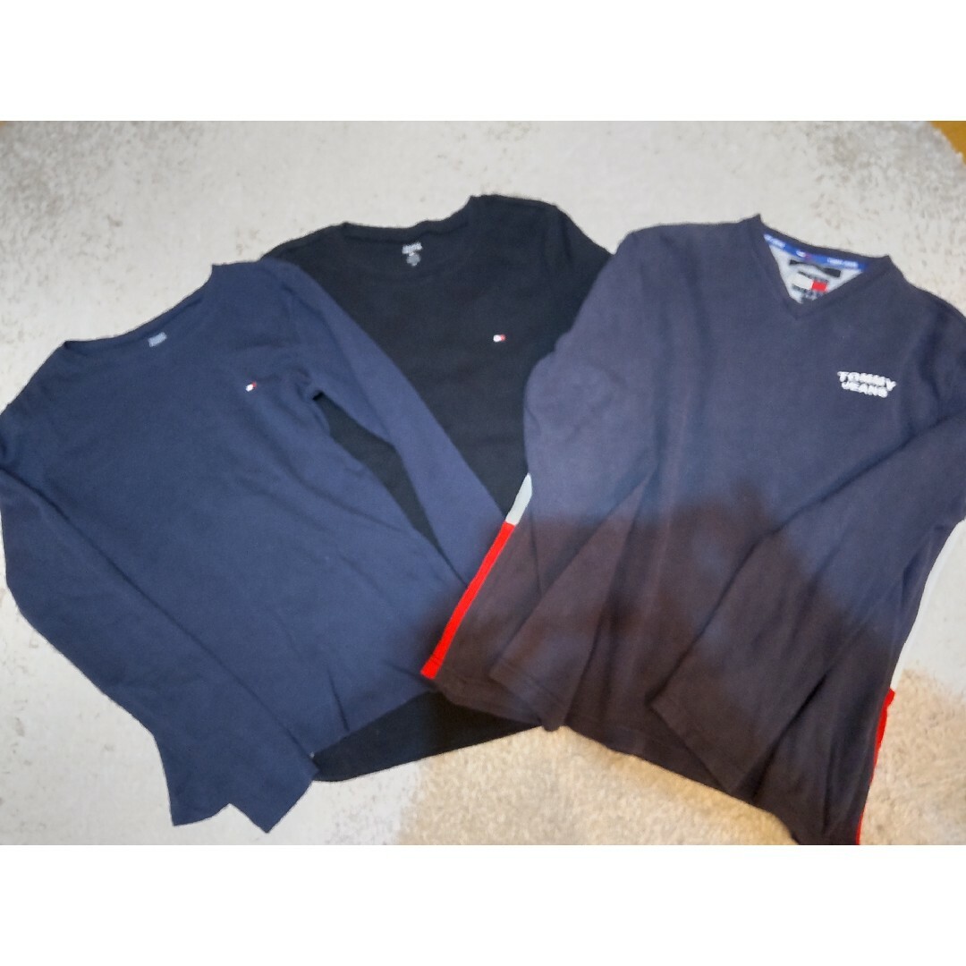 TOMMY HILFIGER(トミーヒルフィガー)のトミーヒルフィガー　３枚 レディースのトップス(Tシャツ(半袖/袖なし))の商品写真