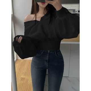 シーイン(SHEIN)のshein シーイン　Dazy ロングスリーブクロップトップ　トレーナー(トレーナー/スウェット)