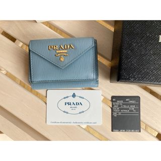 プラダ(PRADA)のプラダ　三つ折り財布　くすみブルー　ミニ財布(財布)