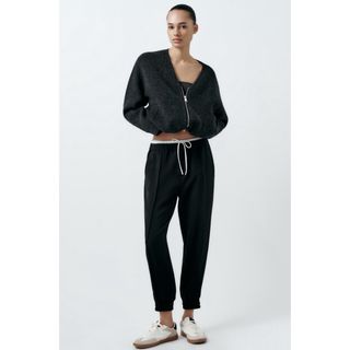 ザラ(ZARA)の新品 ⭐︎ ウェストバンドディティールパンツ(カジュアルパンツ)