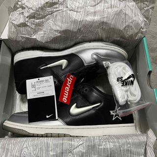 シュプリーム(Supreme)のSupreme Nike Dunk SB Low Metallic Silver(スニーカー)