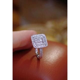 天然ダイヤモンドリング0.85ct　k18 スクエアビジューリング(リング(指輪))