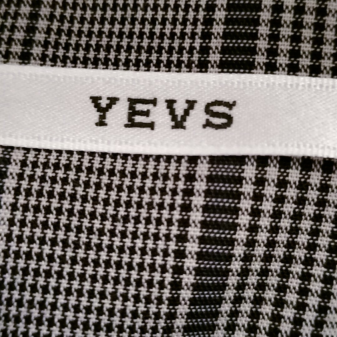 YEVS(イーブス)のイーブス☆ブラウス☆チェック☆パフスリーブ レディースのトップス(シャツ/ブラウス(長袖/七分))の商品写真
