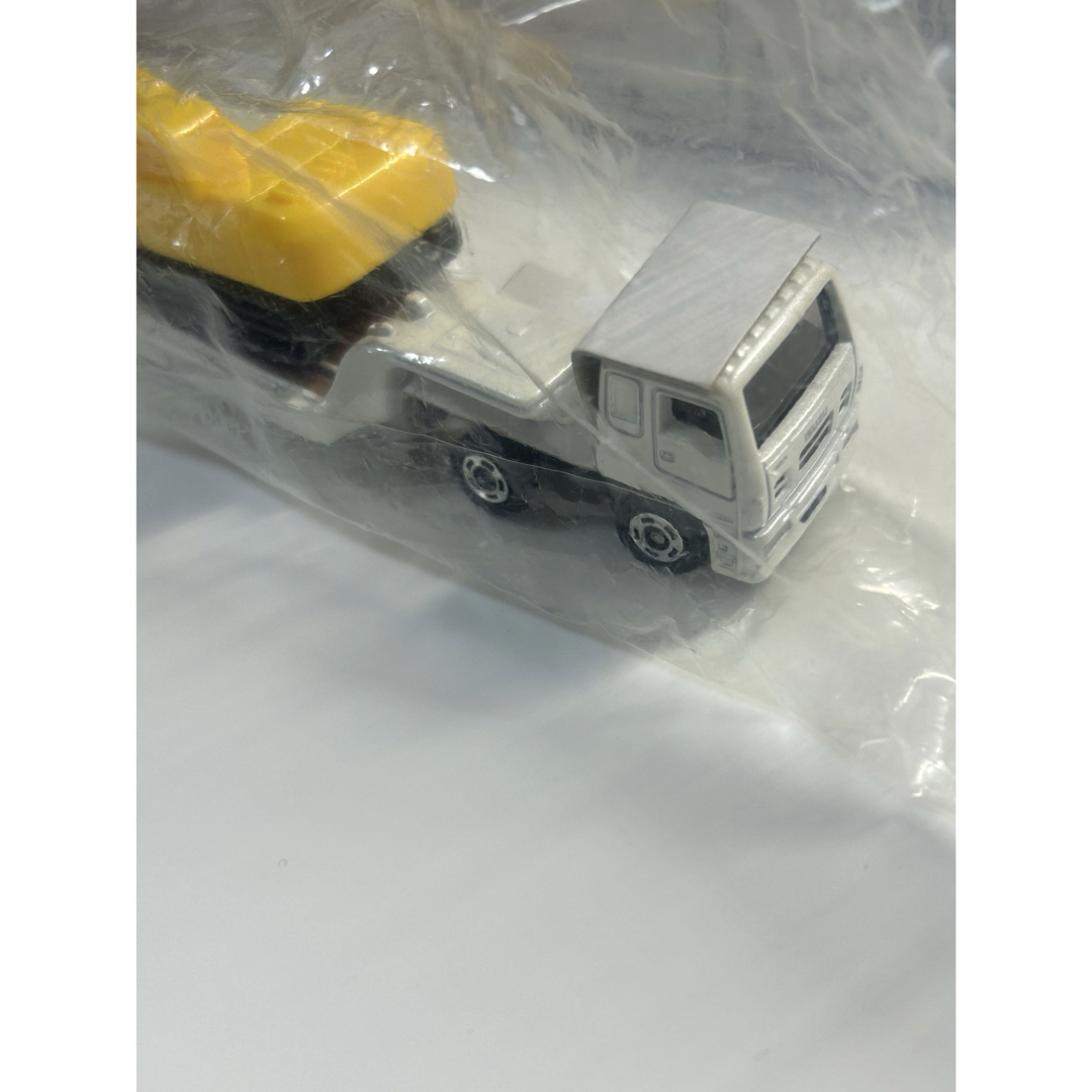 Takara Tomy - ロングトミカ いすゞギガ低床トレーラーの通販 by Takara Tomy - ロングトミカ いすゞギガ低床トレーラーの通販 by
